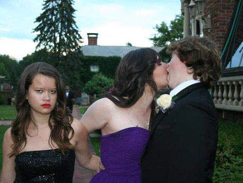 《電燈泡真難當》拜託你們快去開個房間好嗎？