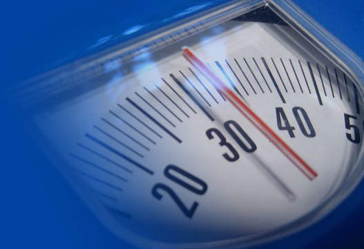 俄羅斯《體重計長椅》敢把體重公開秀出來嗎？