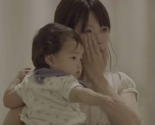 《寶寶一歲=媽媽一歲》爸爸獻給媽媽的超感人影片