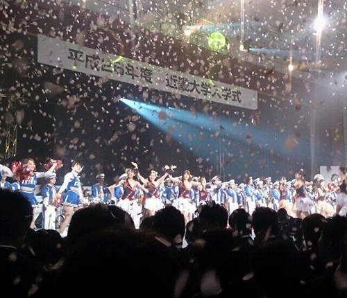 近畿大學《超豪華入學式》演唱會級內容原來全出自淳君之手 近畿大學《超豪華入學式》演唱會級內容原來全出自淳君之手