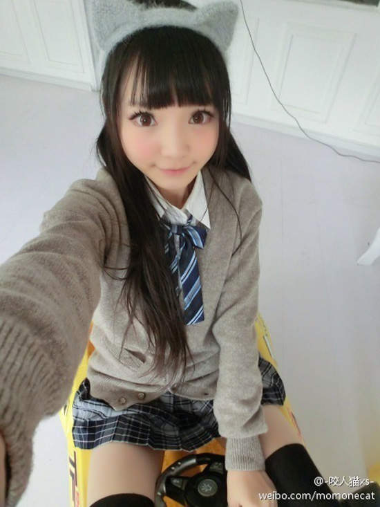 猫调皮咬人怎么办_咬人猫咬人喵_咬人猫身高