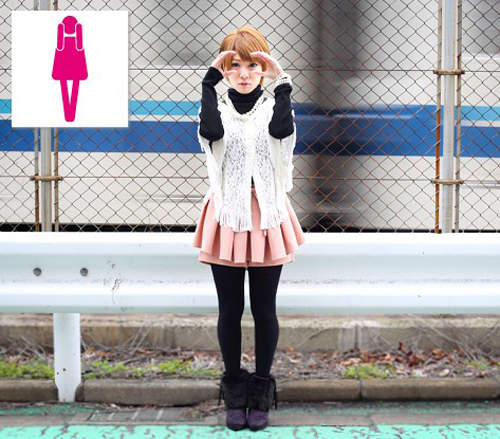 美女ｘ標識　 對面的女孩看過來其實是一種有意思的動作