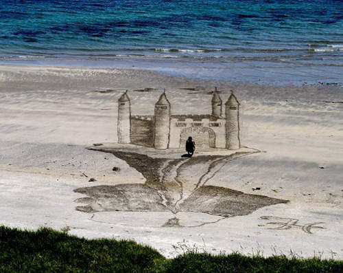 《3D立體沙畫》你看出來它要傳達的訊息是什麼嗎? 《3D立體沙畫》你看出來它要傳達的訊息是什麼嗎?