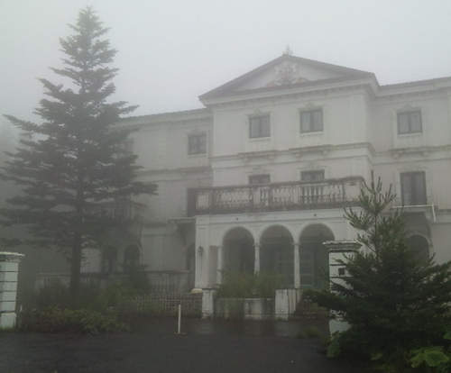 安比高原洋館 濃霧一來就很有惡靈古堡的FU~ 安比高原洋館 濃霧一來就很有惡靈古堡的FU~