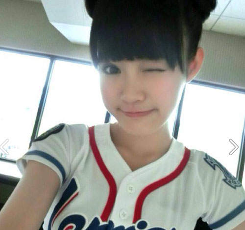 吳心緹、王思平、小嵐開球式　萌到都讓人忘記揮棒了啦>///<