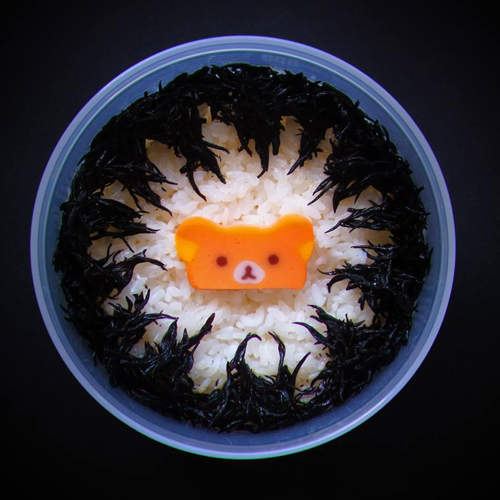 令人不安的《懶懶熊便當》藝術家的手作便當太有特色... 令人不安的《懶懶熊便當》藝術家的手作便當太有特色...