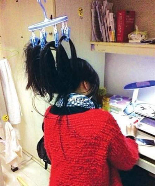 《衣架吊髮》學霸們的防瞌睡招數真的好有事...XD