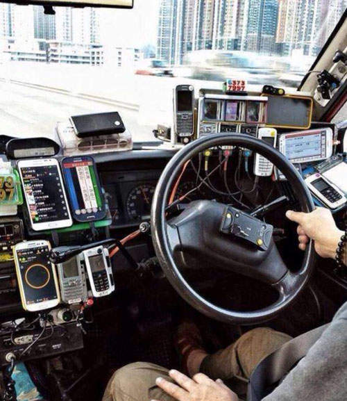 從開車駕駛看世界...可以當作什麼都沒看到嘛~(揉眼) 從開車駕駛看世界...可以當作什麼都沒看到嘛~(揉眼)