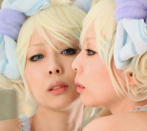 イヲナ　全身只穿百元商店的海綿也可以角色扮演！？