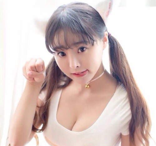 PSP爆乳妹　柳侑綺　喵星人變身掌機你猜猜收去哪了呢？