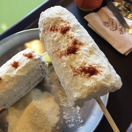 韓《起司玉米棒》在燒燙燙的玉米上灑起司粉好邪惡阿