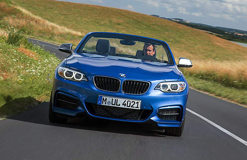 上空尤物《BMW 2系列敞篷車》性感身段火辣身手