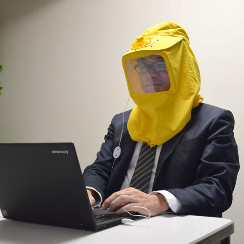 《花粉隔離頭套》可能需要超強恥力? 《花粉隔離頭套》可能需要超強恥力?