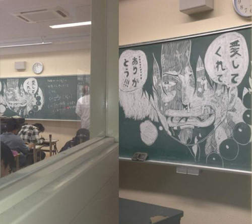「航海王」教室黑板塗鴉 捨不得擦掉粉筆留下的感動 「航海王」教室黑板塗鴉 捨不得擦掉粉筆留下的感動