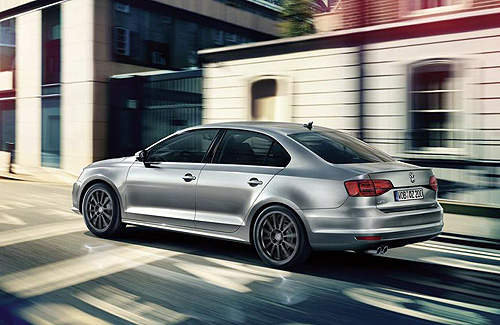 實用又有型《VW Jetta》熱騰騰原廠套件上身 實用又有型《VW Jetta》熱騰騰原廠套件上身