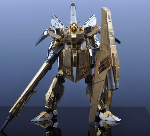 千萬貴金屬鋼彈　買一尊真的是要供在家裡拜惹