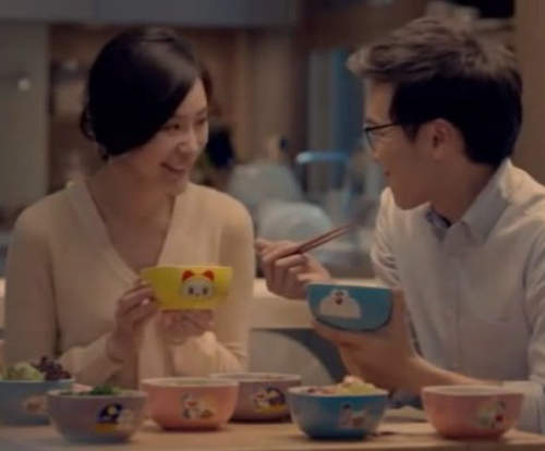 陶瓷碗美人沈美儀 哆啦A夢溫暖食刻廣告女主角 陶瓷碗美人沈美儀 哆啦A夢溫暖食刻廣告女主角