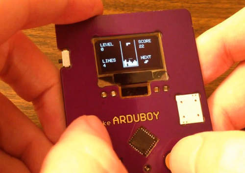 《名片型遊戲機Arduboy》你好~我是專門玩俄羅斯方塊的(遞) 《名片型遊戲機Arduboy》你好~我是專門玩俄羅斯方塊的(遞)