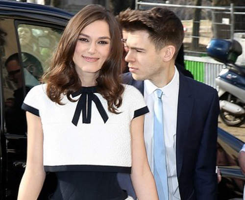 綺拉奈特莉《超級腰瘦裝》讓人有股想折斷她的衝動(誤) 綺拉奈特莉《超級腰瘦裝》讓人有股想折斷她的衝動(誤)