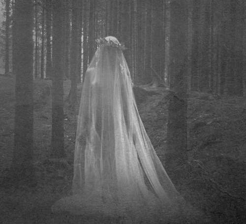 美國《都市傳傳說》大家都想召喚的鬼新娘 美國《都市傳傳說》大家都想召喚的鬼新娘