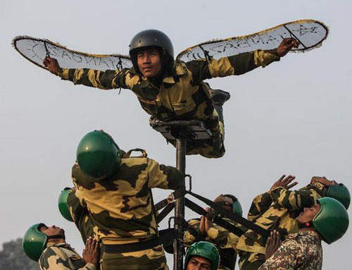 《印度閱兵》這果然是個開外掛的國家......