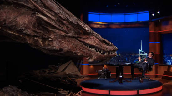 《惡龍史矛格》棚內接受訪問?!主持人最後有被吃掉嗎... 《惡龍史矛格》棚內接受訪問?!主持人最後有被吃掉嗎...