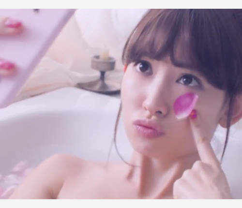 《小嶋陽菜》最新內衣廣告 性感入浴還大玩自拍(〃▽〃) 《小嶋陽菜》最新內衣廣告 性感入浴還大玩自拍(〃▽〃)