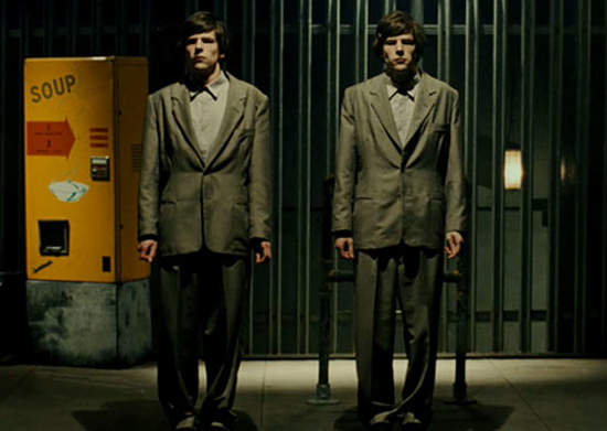 傑西艾森柏格《The Double》驚悚又精彩的預告 傑西艾森柏格《The Double》驚悚又精彩的預告