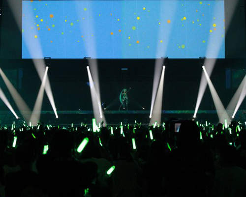 軟體界的霸主又開演唱會囉《初音in大阪2014》好聽又好玩