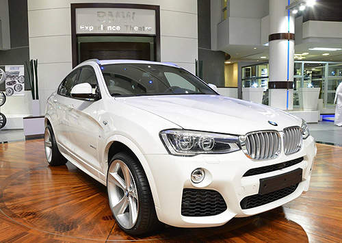 M款勁裝再上身《BMW X4》帥氣現身阿布達比 M款勁裝再上身《BMW X4》帥氣現身阿布達比