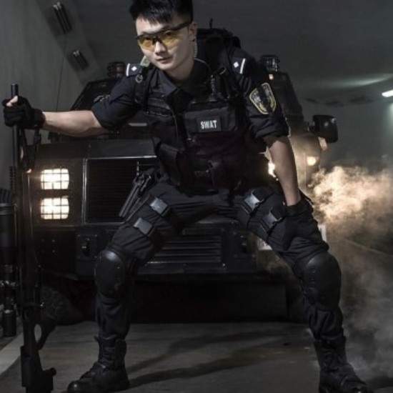 《中國警隊招募海報》是在找警察還是演員啊?! 《中國警隊招募海報》是在找警察還是演員啊?!