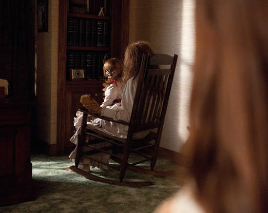 《厲嬰宅》前傳《安娜貝爾》揭曉恐怖娃娃的兇殘過去