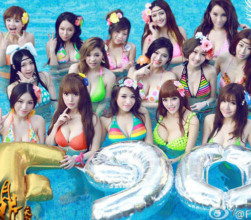 F90巨乳天團　由15名爆乳妹子組成的遊戲代言團體