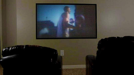 《手機專用投影機》輕鬆把家裡變成高級劇院ヽ(✿ﾟ▽ﾟ)ノ