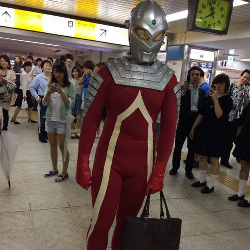 下班後的《車站奇景》原來連他們也都省錢通勤啊~(誤) 下班後的《車站奇景》原來連他們也都省錢通勤啊~(誤)