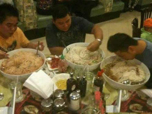 美食撐死激鬥篇   人生就是不停的戰鬥ww(大誤) 美食撐死激鬥篇   人生就是不停的戰鬥ww(大誤)