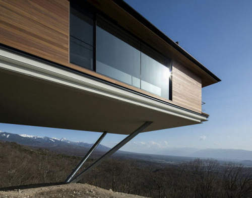 兩根鐵骨《懸崖豪宅》地震怎麼辦？