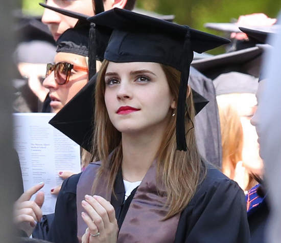 《艾瑪華生畢業》這麼正的畢業生看過嗎? 《艾瑪華生畢業》這麼正的畢業生看過嗎?