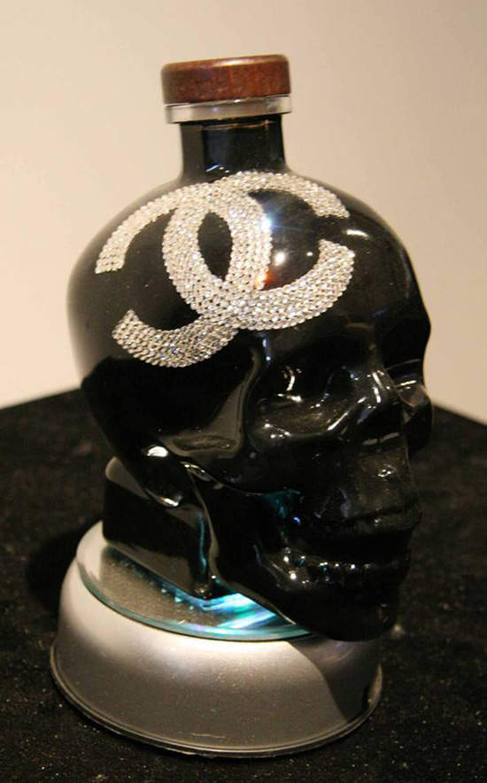 《水晶骷颅还原面貌》这是法医喝酒后犯职业病