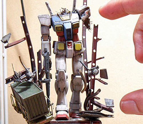 鋼彈立於大地！日本玩家製作戰損鋼彈場景模型