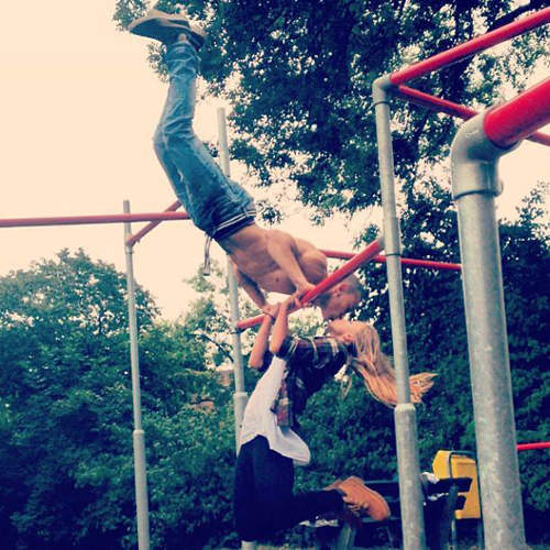 超閃《情侶健身操》為什麼現充連運動都要這麼麻煩（眼神死）