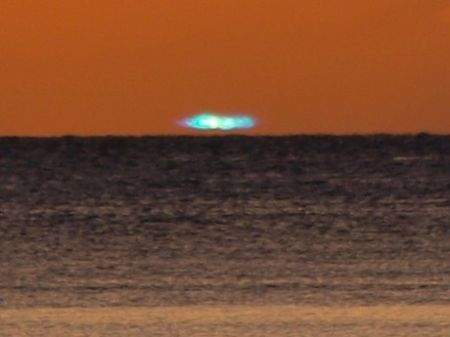 稀有氣象《綠光》一日結束的贈禮，傳聞看到就能幸福的神秘氣象