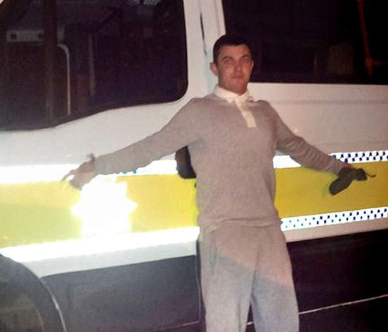 拼命挑釁警察的逃犯 這是為何天堂警察是英國人嗎? 拼命挑釁警察的逃犯 這是為何天堂警察是英國人嗎?