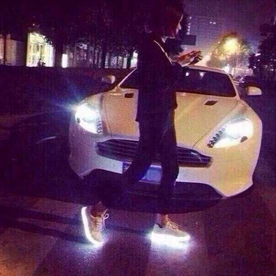 《發光鞋》？音樂鞋？還記得當年我們走跳的那雙鞋沒