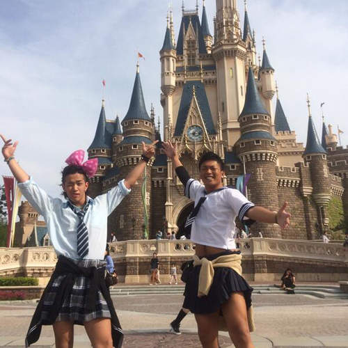 《制服迪士尼》日本大流行 你看到的高中生可能都不是真的(咦) 《制服迪士尼》日本大流行 你看到的高中生可能都不是真的(咦)