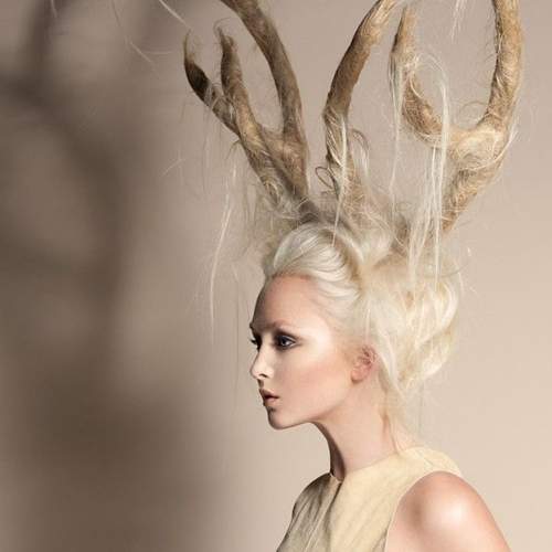 聖誕美妝《編髮篇:俏皮麋鹿頭》花5分鐘讓小鹿出現在你頭上 聖誕美妝《編髮篇:俏皮麋鹿頭》花5分鐘讓小鹿出現在你頭上