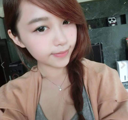 姜筠筠 漂亮的美麗人妻也有顆宅宅美人痣 姜筠筠 漂亮的美麗人妻也有顆宅宅美人痣