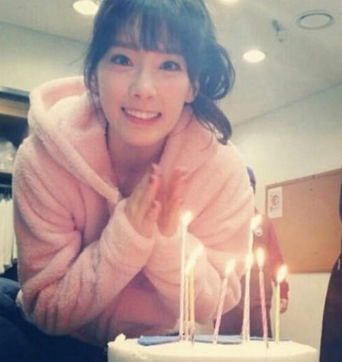 少時《太妍Day》後面的背後靈也太搶眼XDDD