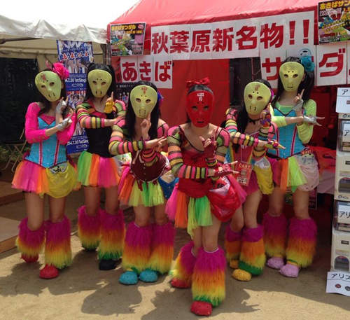 《秋葉原涼鞋》人腳一雙的秋葉原新名物!? 《秋葉原涼鞋》人腳一雙的秋葉原新名物!?