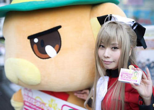 《鬆鬆餅逛大街》一隻暴力吉祥物就罷了 竟然還有一隻吃人怪物是怎樣? 《鬆鬆餅逛大街》一隻暴力吉祥物就罷了 竟然還有一隻吃人怪物是怎樣?